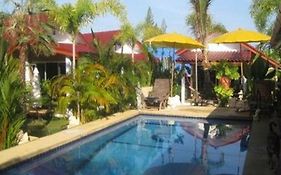 Sanuk Bungalows