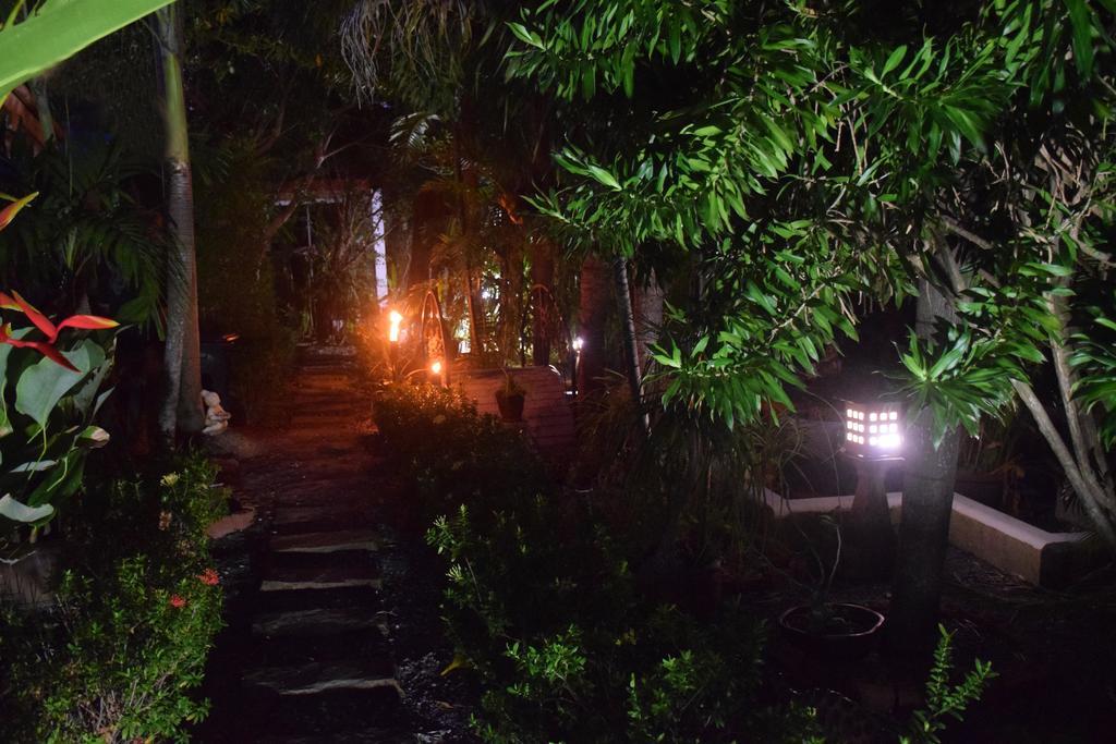 Sanuk Bungalows Rawai Экстерьер фото